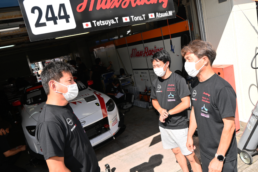 Max Racingの田中哲也選手、田中徹選手、三宅淳嗣選手