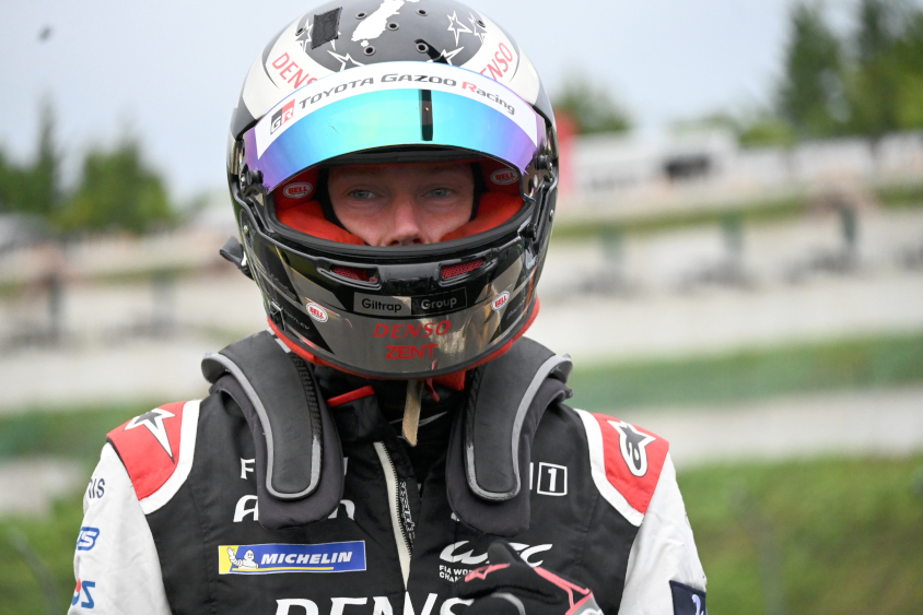 8号車チーム ブレンドン・ハートレー選手