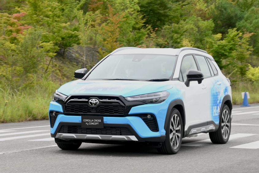水素エンジンを搭載したカローラクロス
