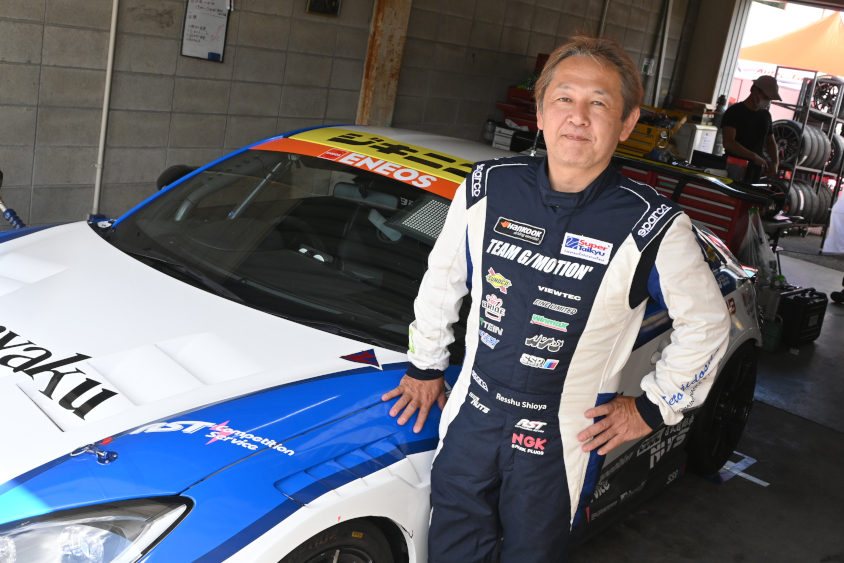 60号車	TEAM G/MOTION’代表、ドライバー　塩谷烈州選手