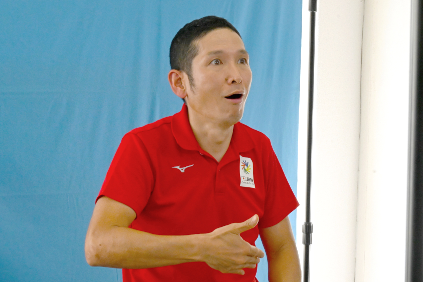 スーパー耐久をリアルタイム手話実況した早瀨憲太郎さん