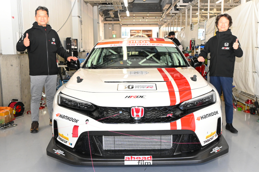 743号車 Honda R&D Challenge FL5と木立純一選手と柿沼秀樹選手