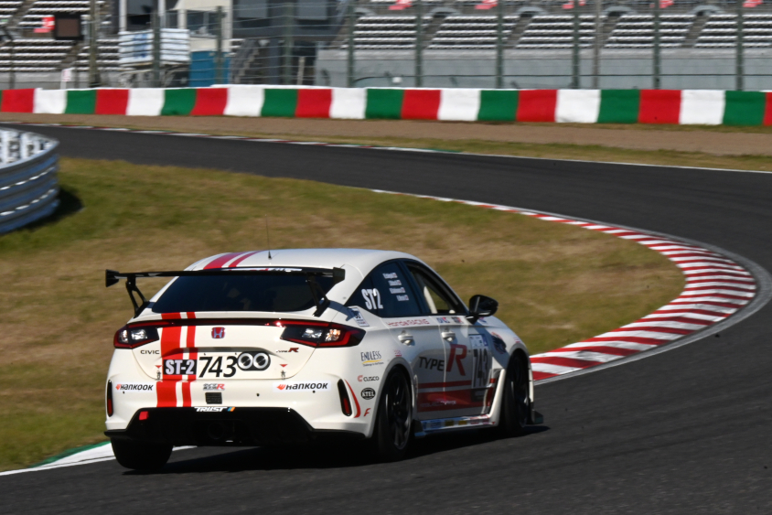 743号車 Honda R&D Challenge FL5の右リアビュー