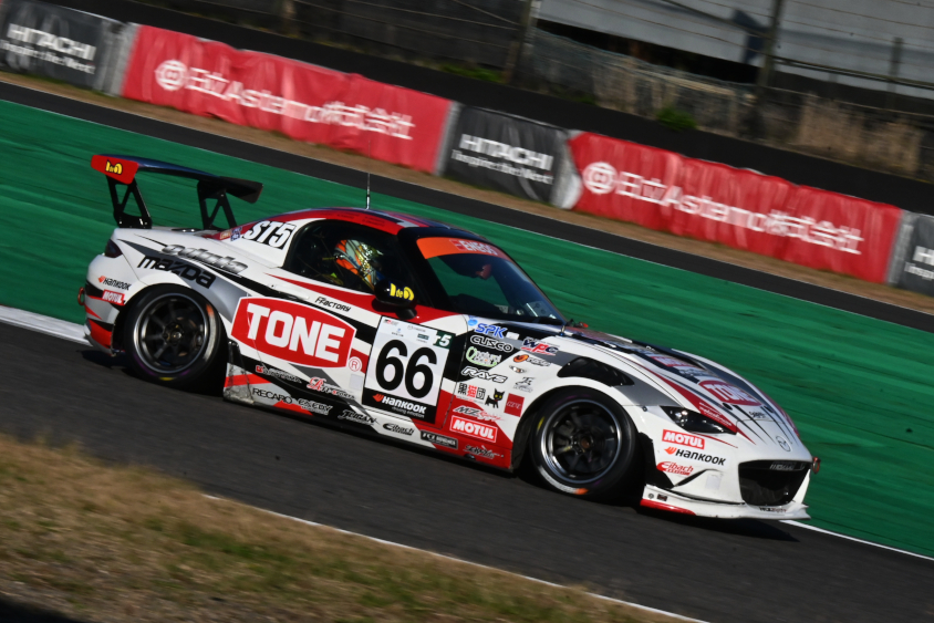 ST-5 2位 66号車 odula TONE MOTULロードスター