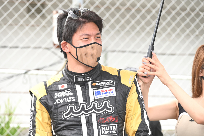 38号車 TRACY SPORTS 中山雄一選手