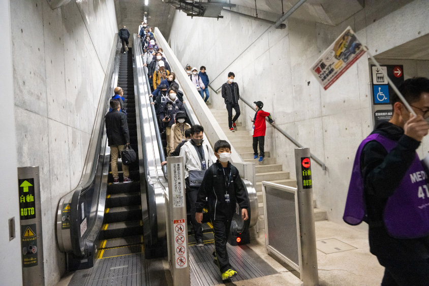 ピットツアー出発です！