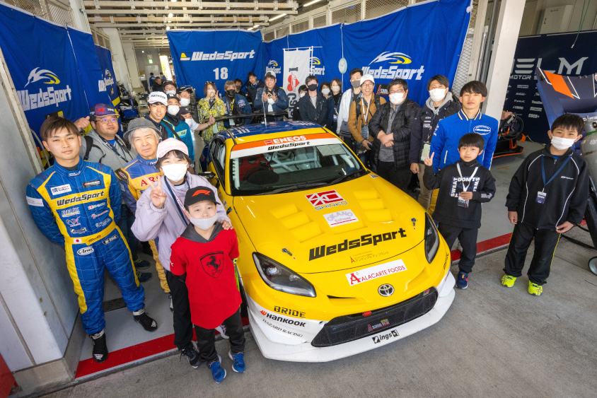 第1戦鈴鹿で浅野レーシングサービスで実施した第1回の愛車ピットツアー