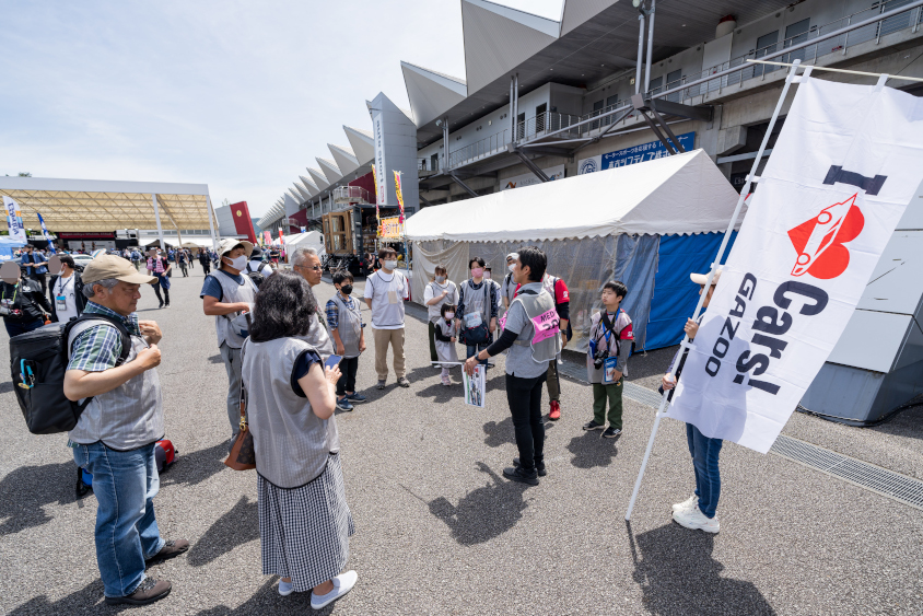 GAZOOピットツアー集合の様子