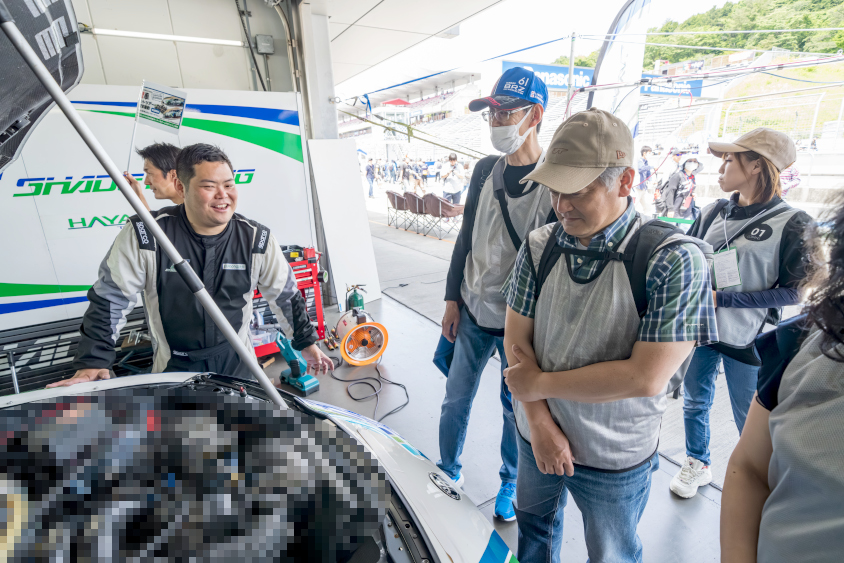 GAZOOピットツアーではエンジンルームも見せていただける