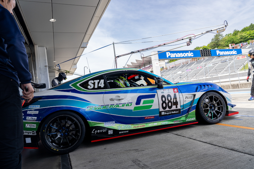 #884 シェイドレーシング GR86