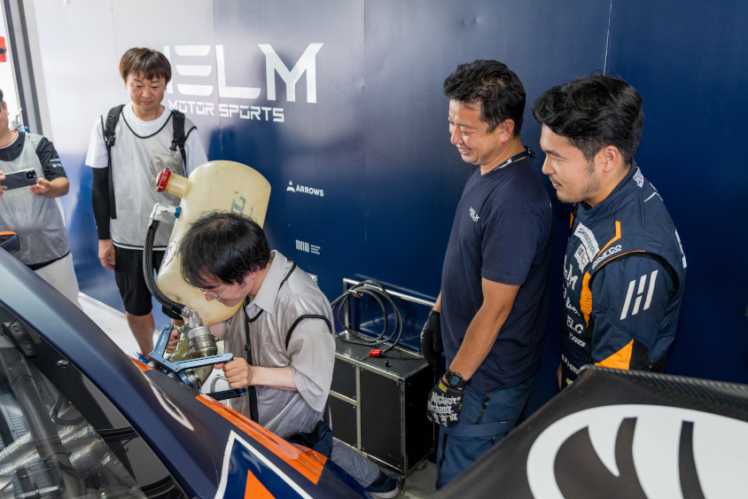 GAZOOピットツアーで給油体験