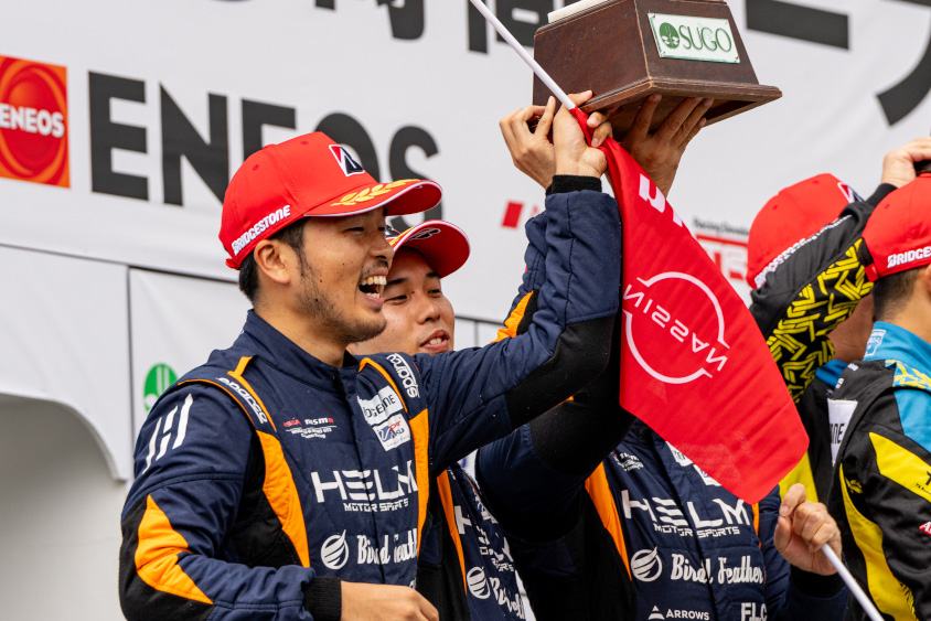 2位表彰台を獲得したHELM MOTORSPORTS