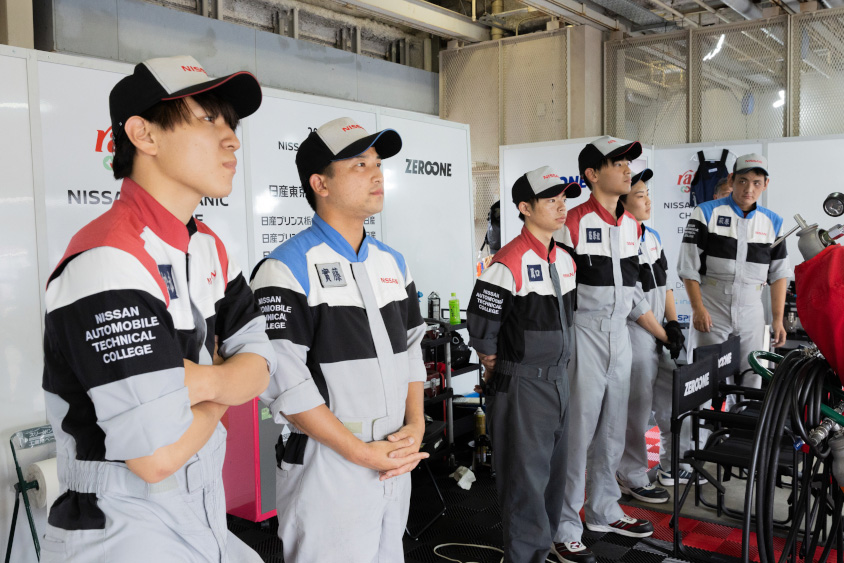 日産自動車大学校の学生