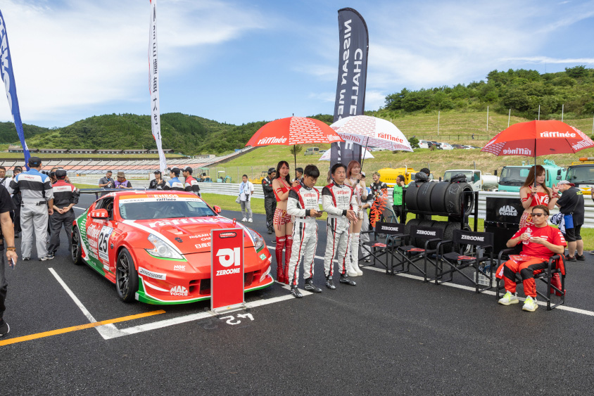 グリッドウォークでのraffinee日産メカニックチャレンジZ