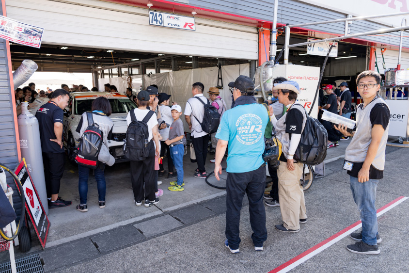 ピットツアースタート