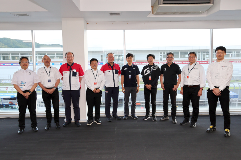 『共挑』S耐ワイガヤクラブのマツダ、SUBARU、日産、ホンダ、トヨタのメンバー