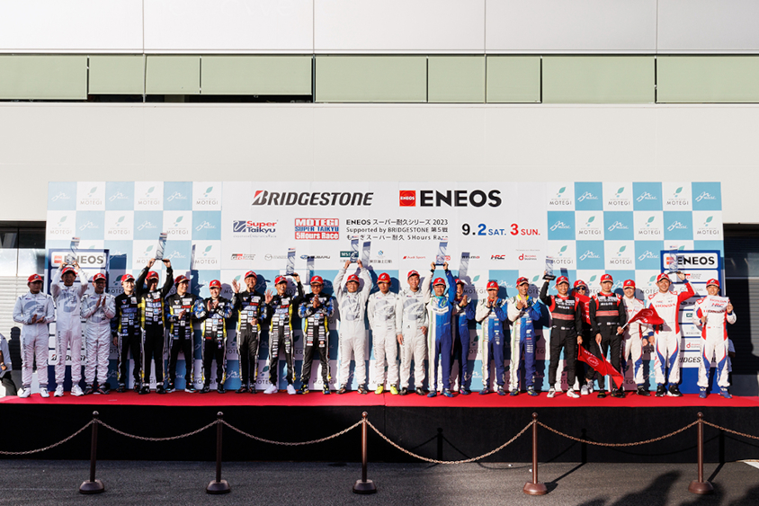 スーパー耐久ST-Qクラスの表彰台