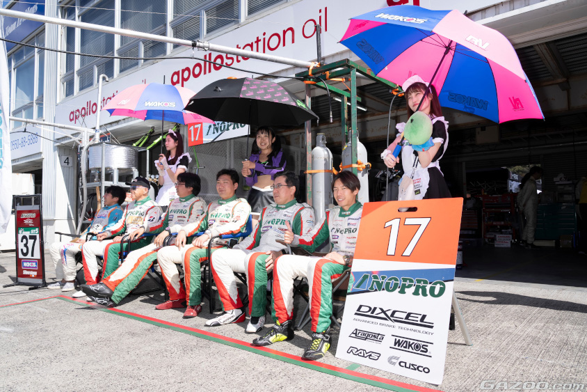 TEAM NOPROのピットウォークの様子