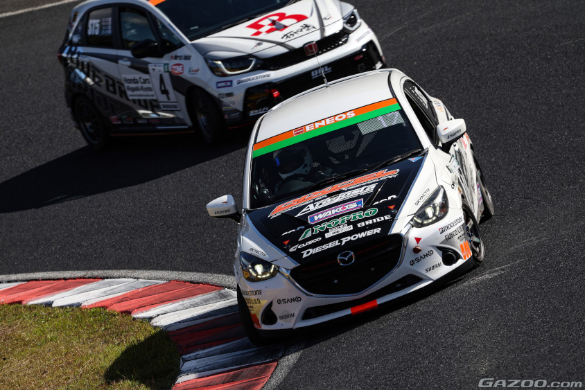 17号車 DIXCELアラゴスタNOPROデミオ