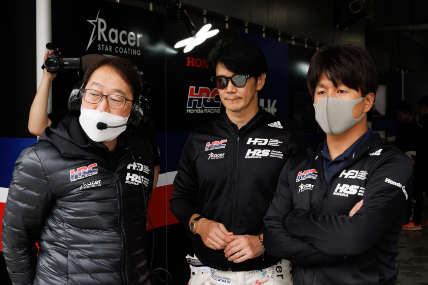 #97 M&Kホンダカーズ桶川Racing 中村卓哉監督、中野信治選手、遠藤光博選手 (c)スーパー耐久機構