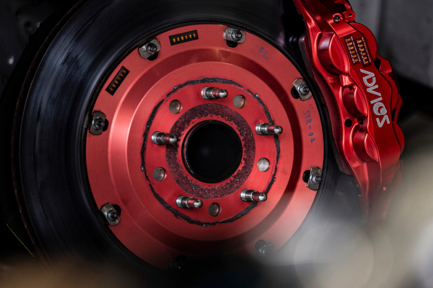 アドヴィックス製のブレーキ　(c)スーパー耐久機構