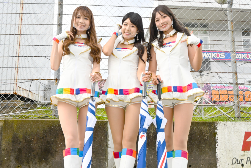 ピットウォークでのスーパー耐久イメージガール＆SDGsアンバサダー『Swish』