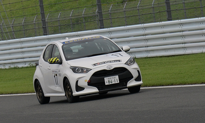 RSかなやエンドレスYaris