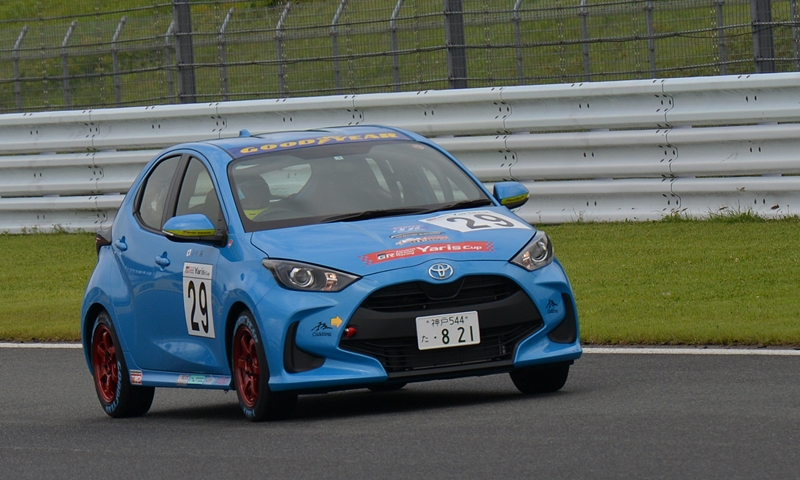 TEAM HERO'S GR西宮Yaris