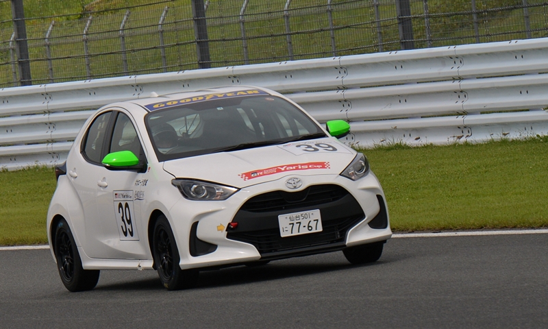 RSかなやエンドレスYaris