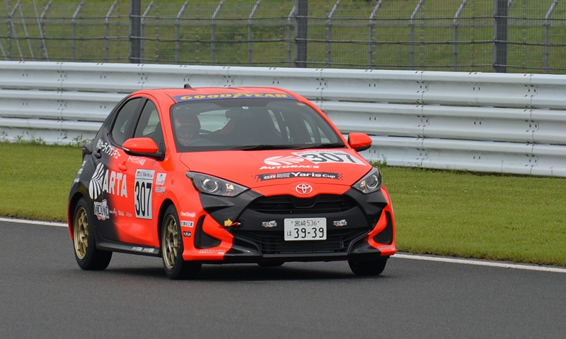 オートバックス小林店EDYaris