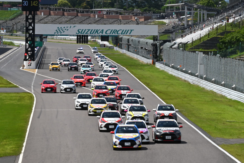 ヤリスカップ西日本シリーズ第2戦 決勝レーススタート