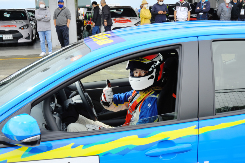 ヤリスカップドライバー