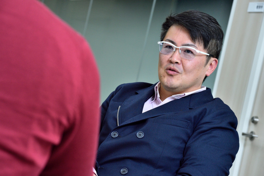 愛車徹底討論に参加した山本シンヤさん