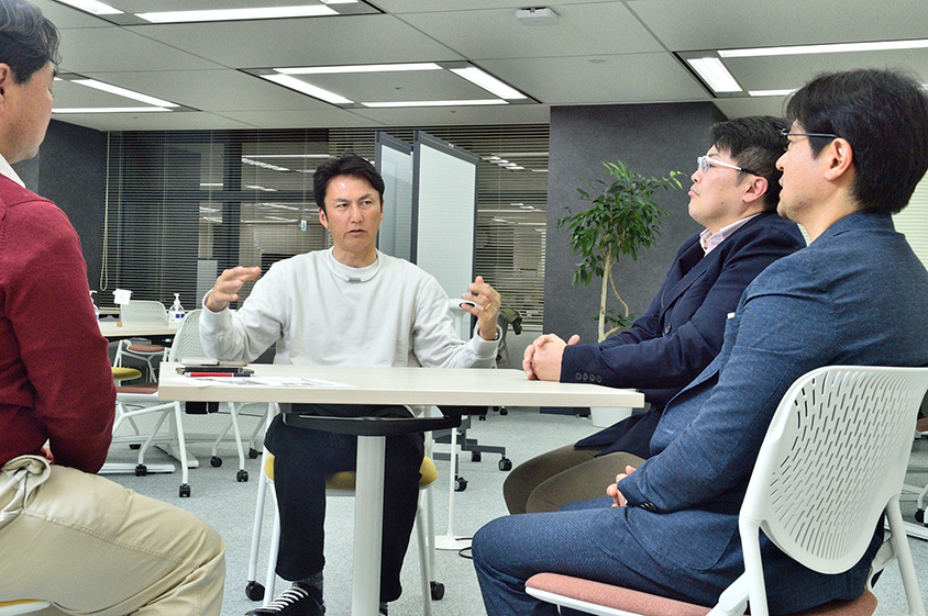 「愛車」徹底討論で盛り上がる谷口信輝選手、山本シンヤさん、安東弘樹さん