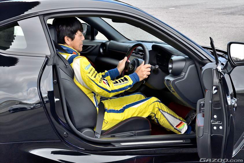 ドライビングの基本はドライビングポジション（山野哲也 ドライビング集中講座）