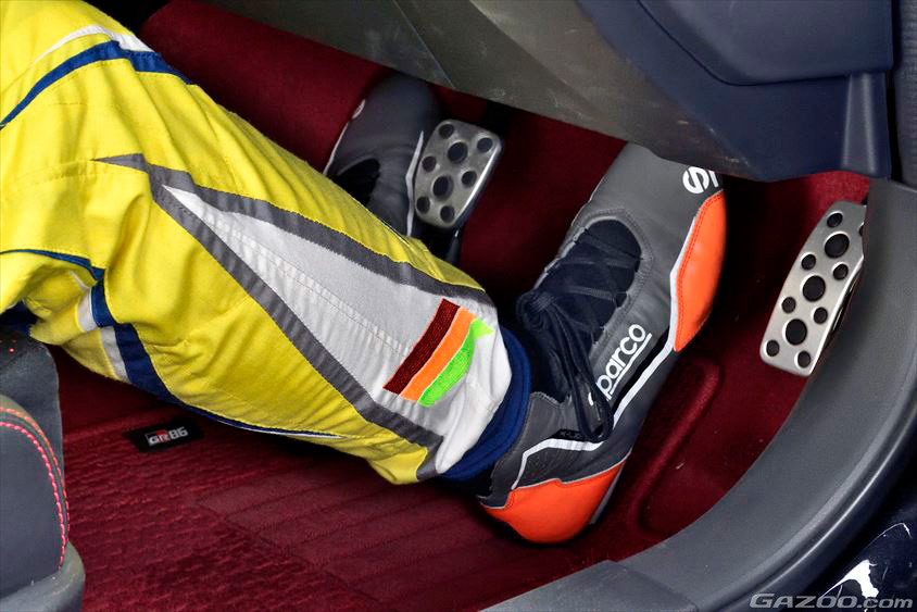 ブレーキの踏み方（山野哲也 ドライビング集中講座）