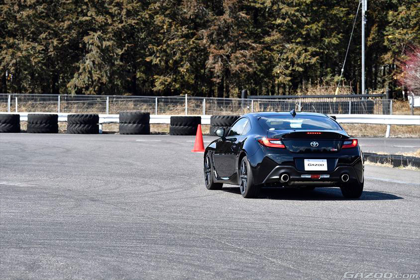 ブレーキは最初の踏力が肝心