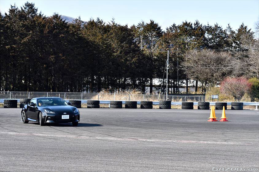 コーナー立ち上がりでのオーバーステア