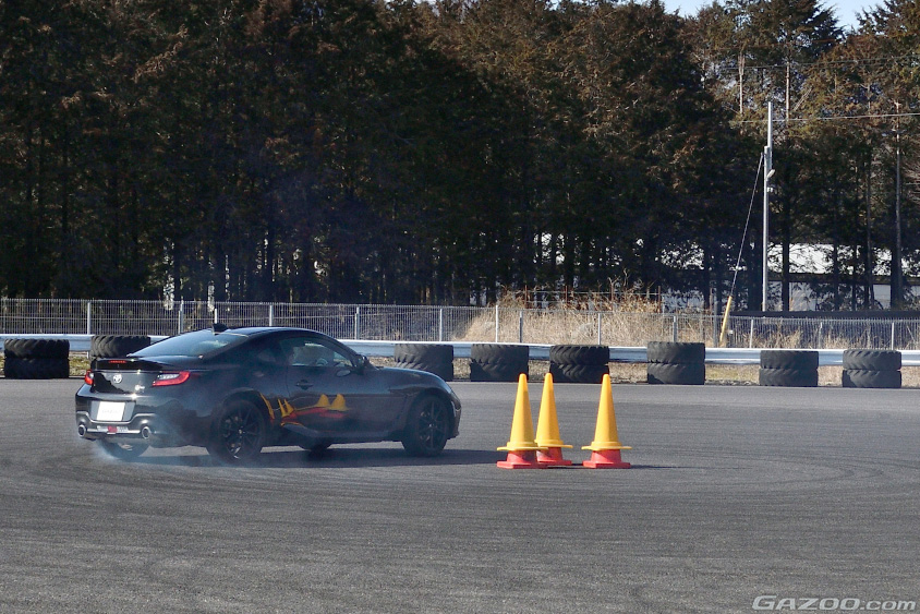 山野哲也選手によるドーナツターン