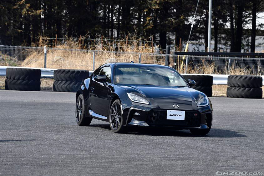 山野哲也選手による定常円旋回トレーニング　リアのスライドコントール2