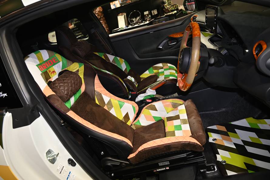 TbyTwo / LIBERAL　GR YARIS