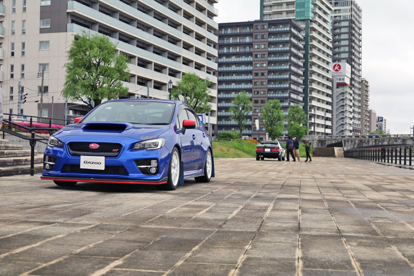 万代テラスでWRXを撮影