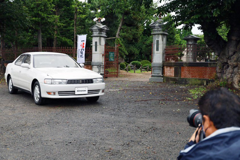 トヨタ・クレスタと旧弘前偕行社