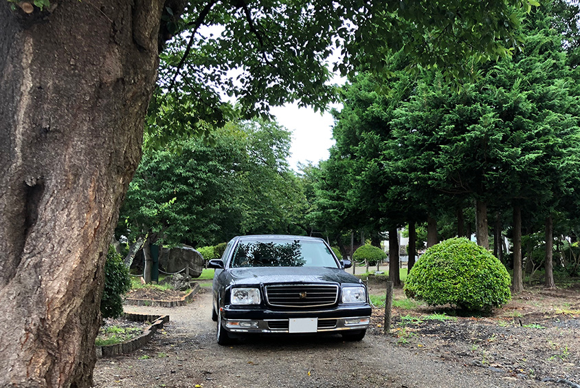 トヨタ・センチュリーと旧弘前偕行社