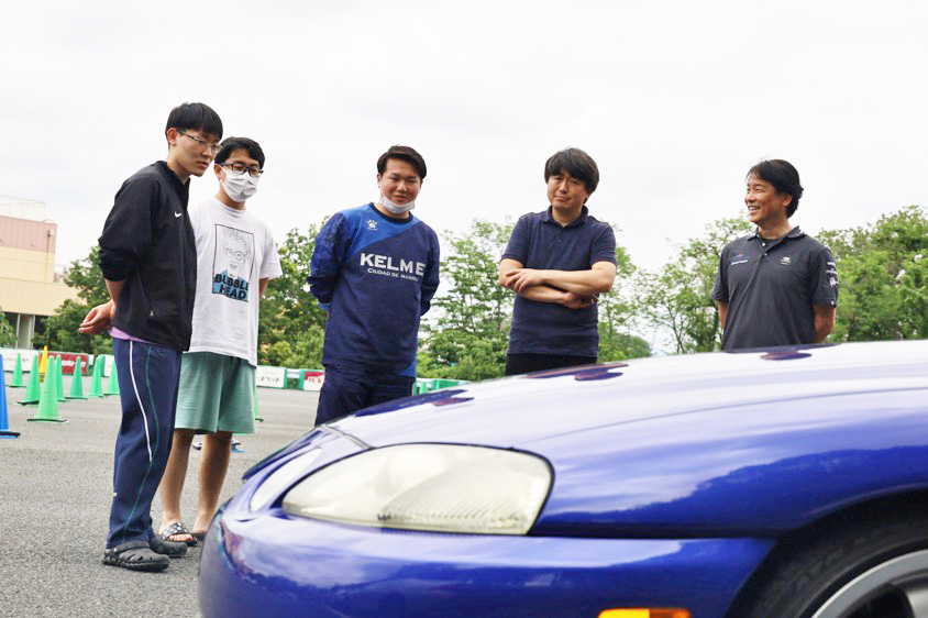 学生も見守る校内サーキットでこだわりの愛車を撮影『愛車広場 出張取材会in東京』 | クルマ情報サイトｰGAZOO.com