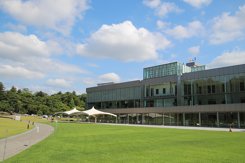 しいのき迎賓館の建屋