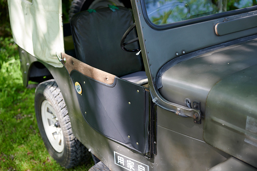 三菱・ジープのワンオフハーフドア