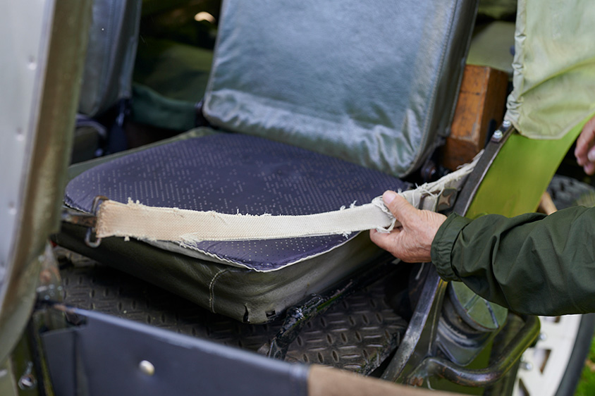 三菱・ジープのベルト