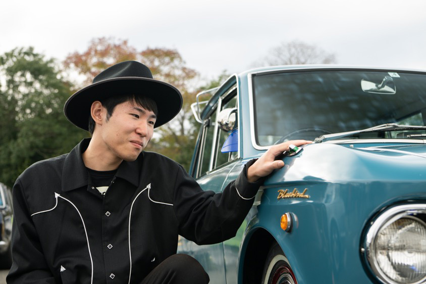 ファッションアイテムとして選んだ1967年式のブルーバードで、息子