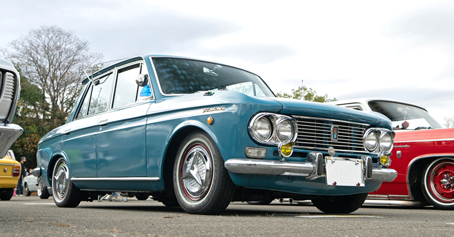 ファッションアイテムとして選んだ1967年式のブルーバードで、息子